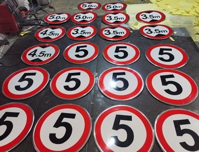 新乡新乡限速交通标牌厂家