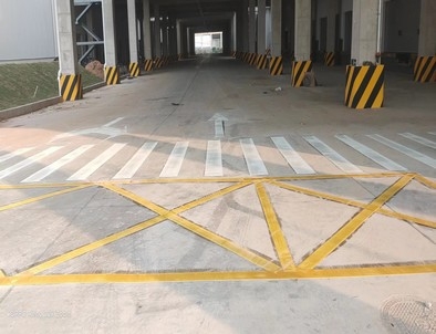 新乡新乡厂区道路标线施工